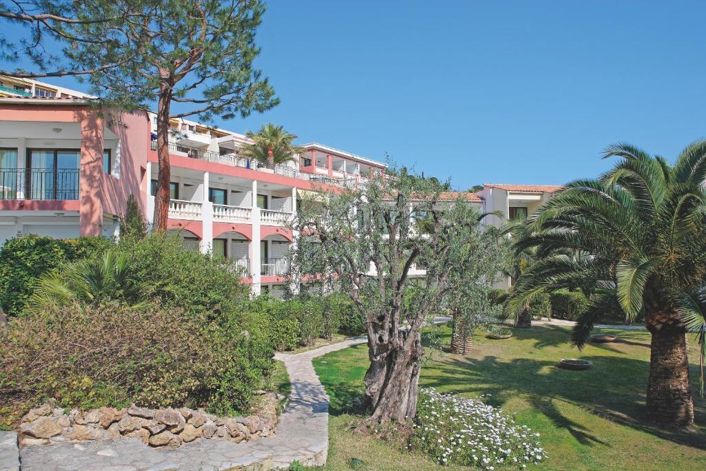 Residence Pierre & Vacances L'Ange Gardien Вильфранш-сюр-Мер Экстерьер фото